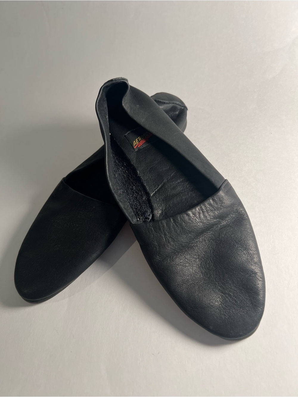 Women’s Aerosoles Black Leather Slip-on Shoes Size 9 (AA) Very Narrow
